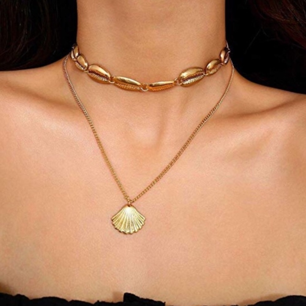 Free People  ⭐️ Gold layered shell choke